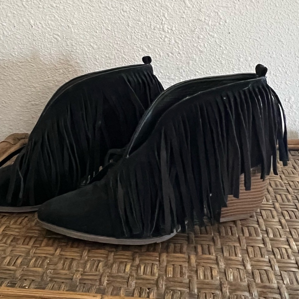 Fringe boots